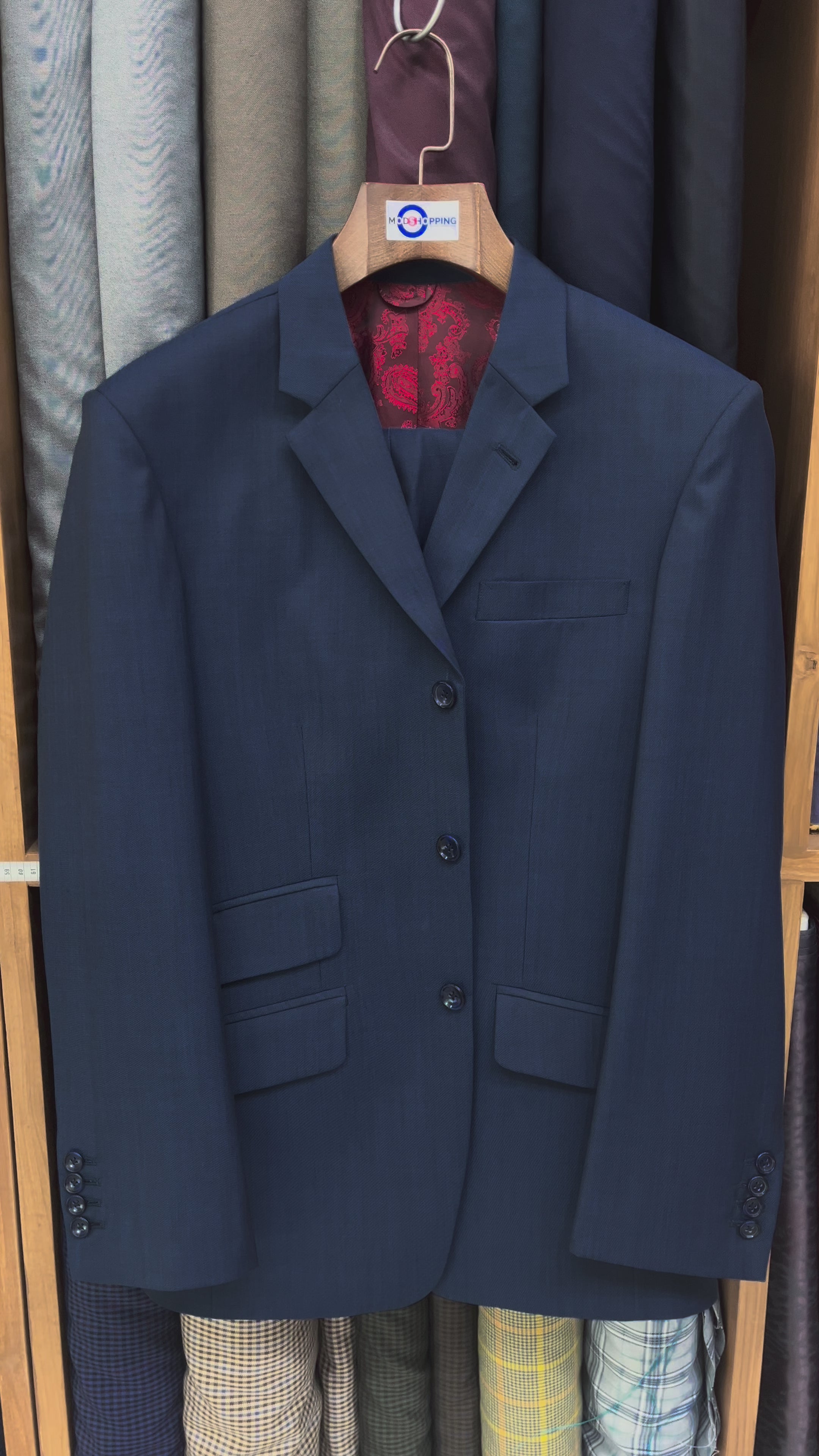 Load video: Men’s Two Tone Suit – Classic Blue and Black Tailored Suit