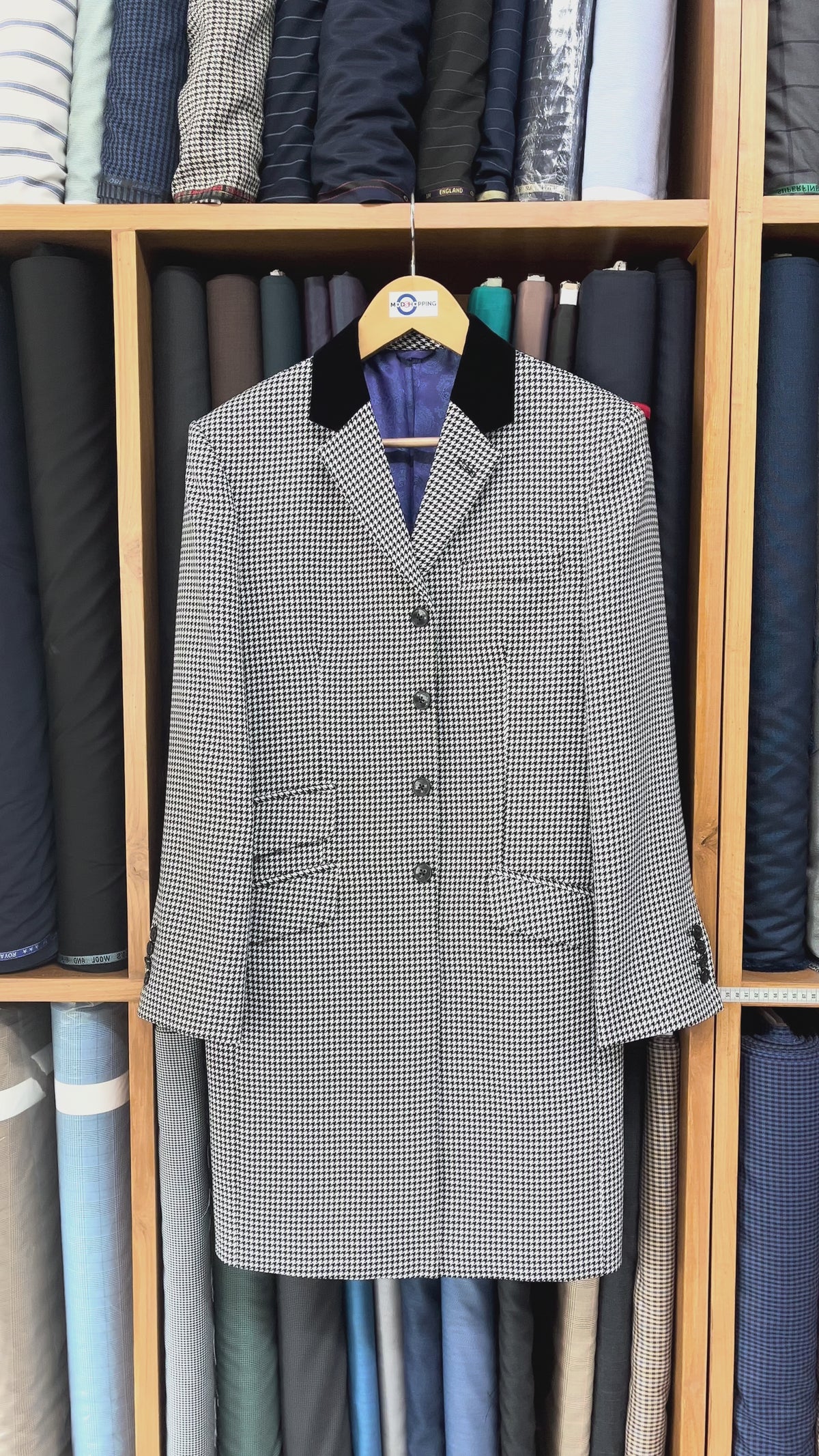 Load video: Black and White Houndstooth Tailored Long Jaket